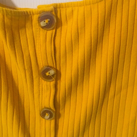 ⭕️3for$15⭕️ Yellow crop top tank - Picture 3 of 6